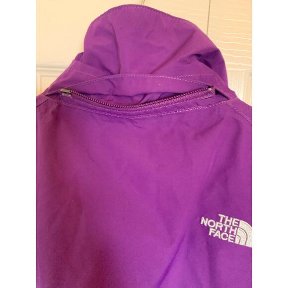 The North Face HyVent size small full zip raincoat No Hood - Picture 7 of 10